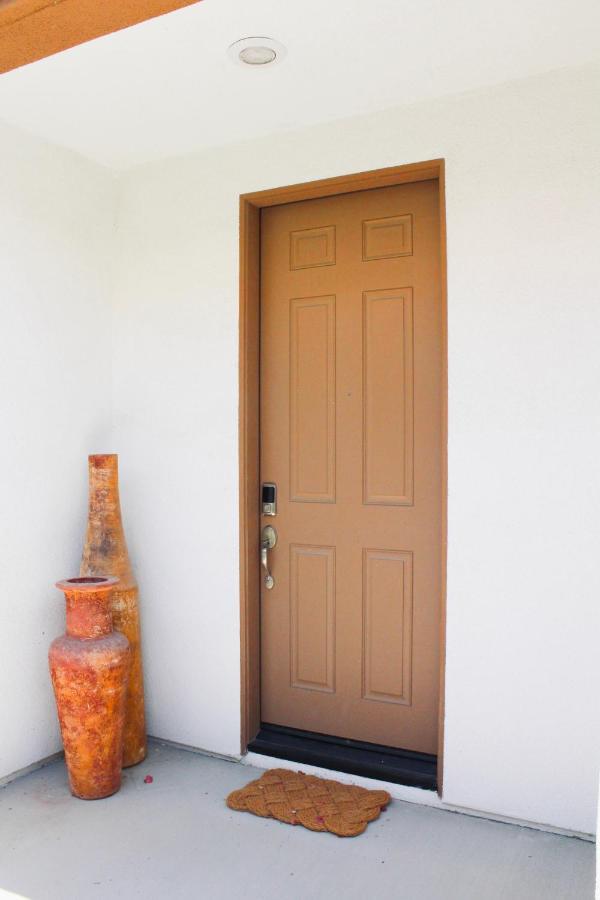 Entire Bungalow W/ Private Pool Near Palm Springs! Indio Exterior foto